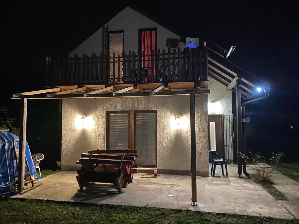 Lukavac Asja Guest House מראה חיצוני תמונה