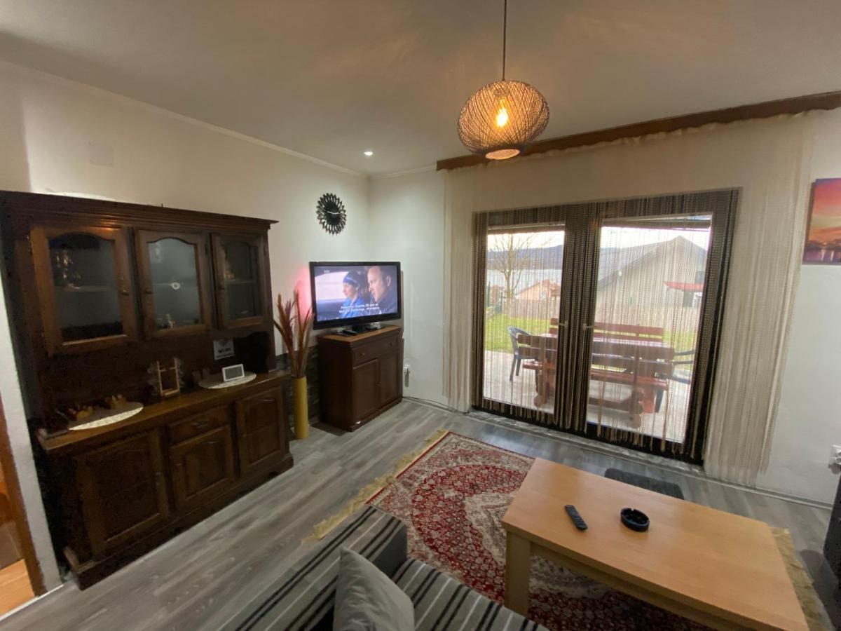 Lukavac Asja Guest House מראה חיצוני תמונה